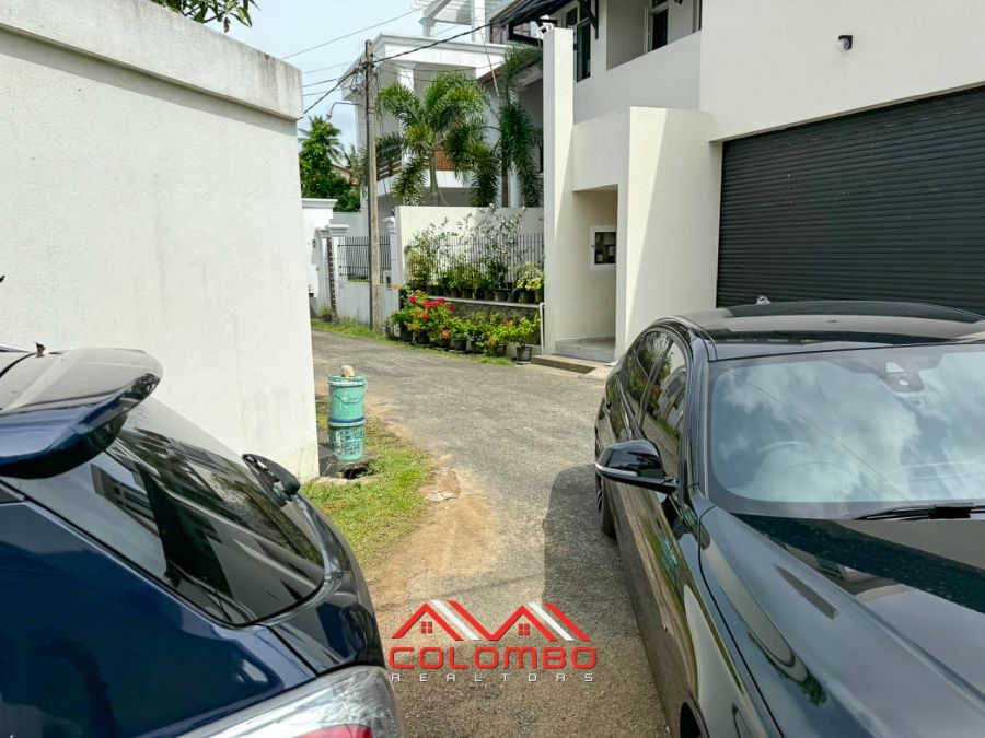 23.5 perch land for sale in Capital Kingdom in Thalawathugoda sold by best agents Colombo Realtors