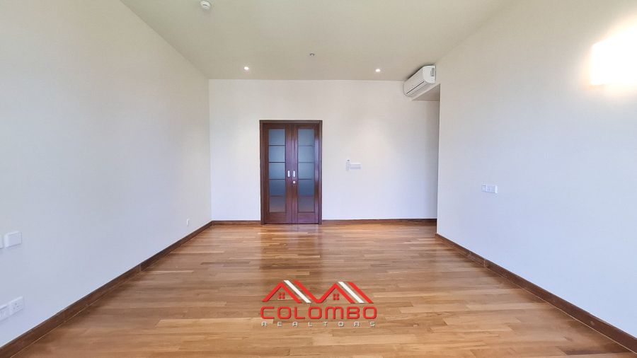 Luxury apartment 39th 40th 41st floors of Cinnamon Life, Colombo 02, offering stunning sea views for rent / lease. By Colombo Realtors, the Best Real Estate Company in Sri Lanka