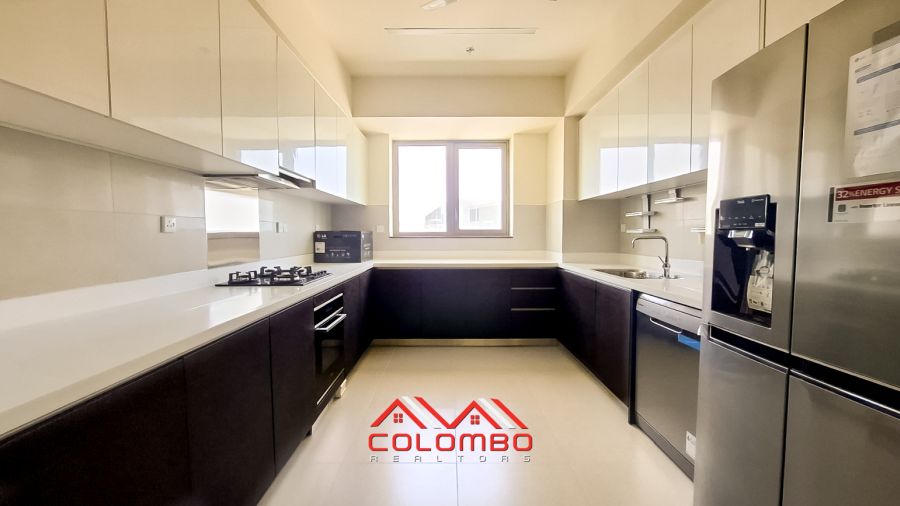 Luxury apartment 39th 40th 41st floors of Cinnamon Life, Colombo 02, offering stunning sea views for rent / lease. By Colombo Realtors, the Best Real Estate Company in Sri Lanka