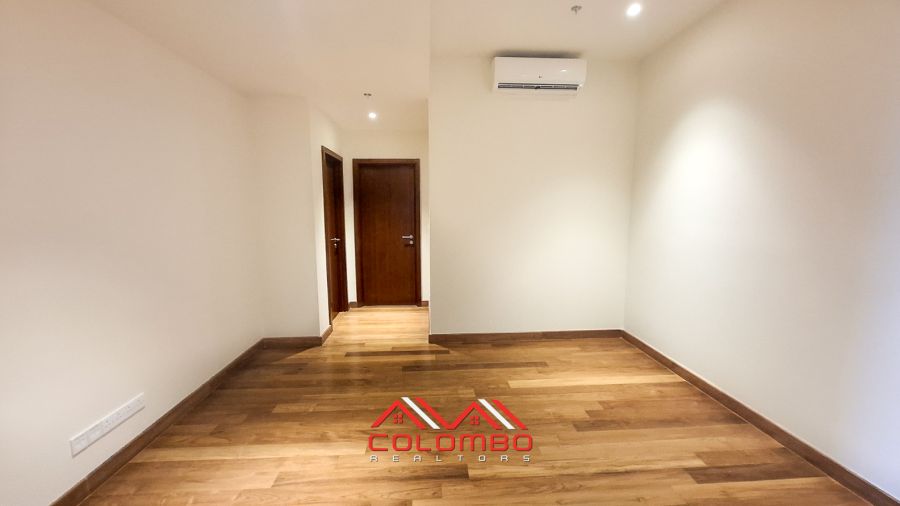 Luxury apartment 39th 40th 41st floors of Cinnamon Life, Colombo 02, offering stunning sea views for rent / lease. By Colombo Realtors, the Best Real Estate Company in Sri Lanka