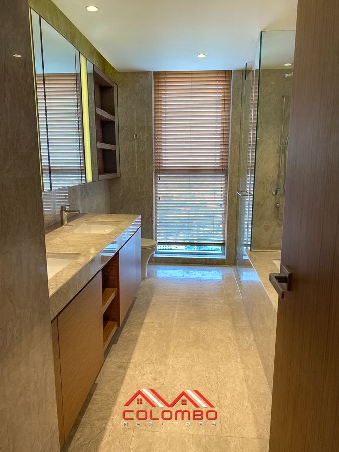 Modern Washroom of Shangri-La One Galle Face Residence East Tower Apartment for Rent or Lease in Colombo 2 by Colombo Realtors