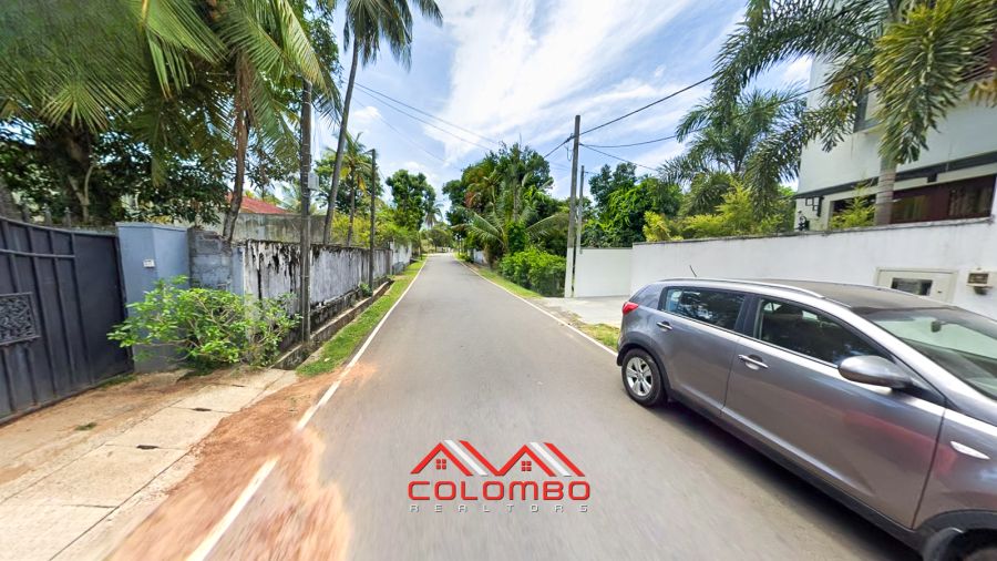 Land for Sale – Samagipura Mawatha, Wattegedara Road, Maharagama. Located in a highly residential area just 700m from High Level Road. Ideal for a private residence or investment.