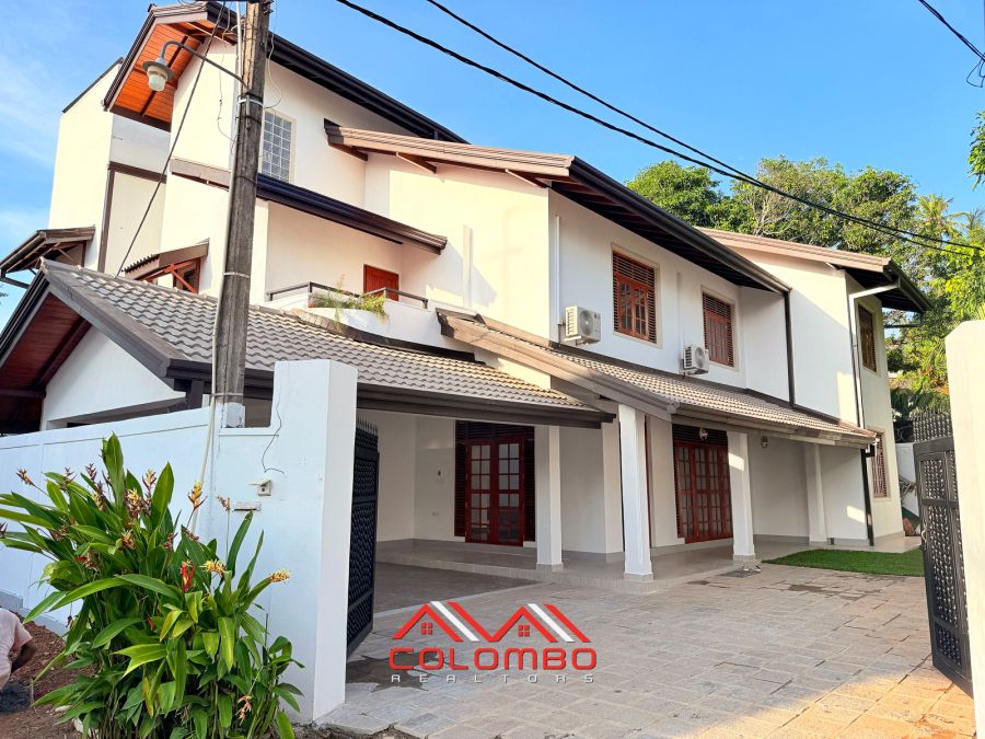 Beautifully designed 7 Bedroom home located in Kandawatta Terrace in Nawala, bordering Colombo 5 sold Colombo Realtors