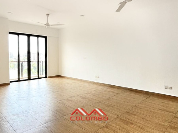 Park Heights Modern Unfurnished City View Spacious Apartment in Park Road for sale in a mid floor offered by Colombo Realtors Real Estate Company in Sri Lanka